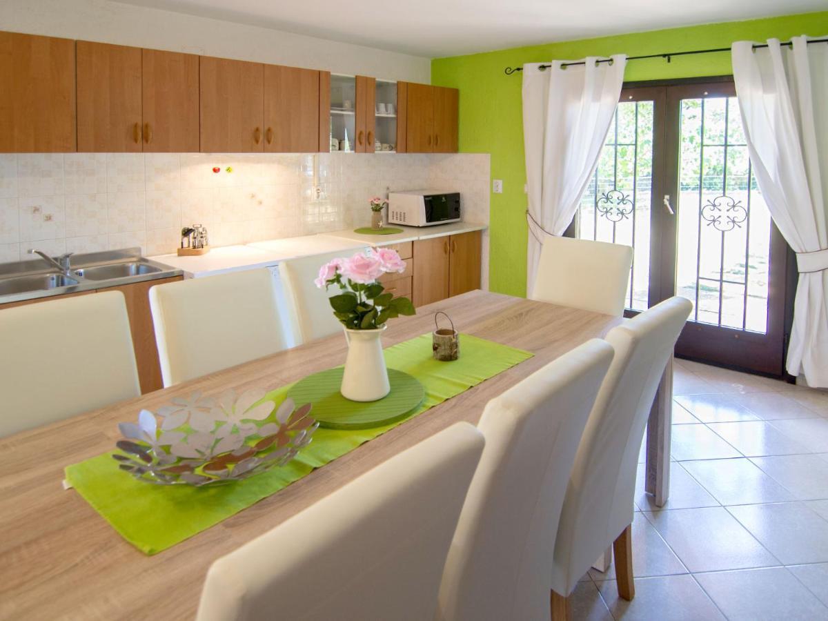 Holiday Home Sara - Prc136 By Interhome Пореч Екстериор снимка