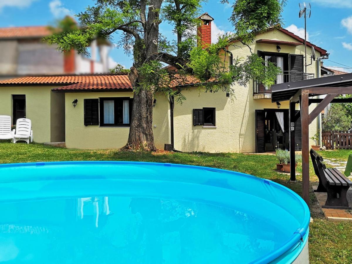 Holiday Home Sara - Prc136 By Interhome Пореч Екстериор снимка